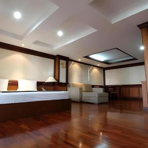 Alameda Suites Hotel